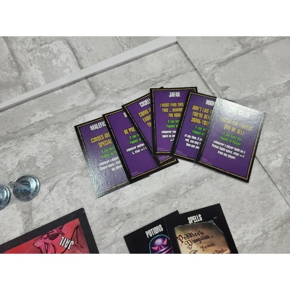 Monopoly: Disney Villains Edition Board Game for Kids Ages 8+ COMPLETE LIKE NEW!